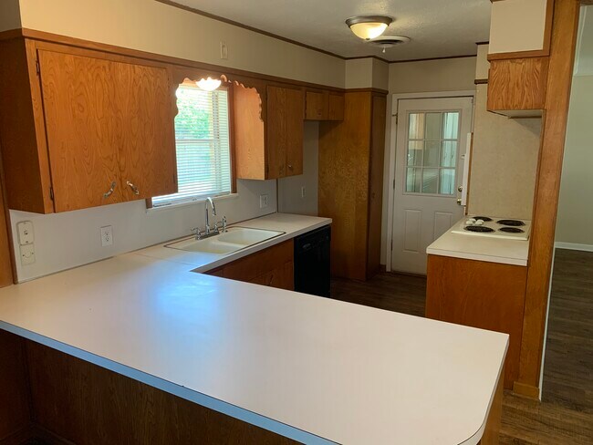 Building Photo - 701 Hybiscus Ln