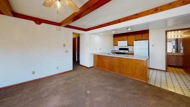 Building Photo - 11 E Gilman St