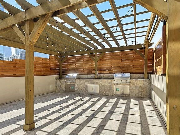 Building Photo - 3338 Peachtree Rd NE