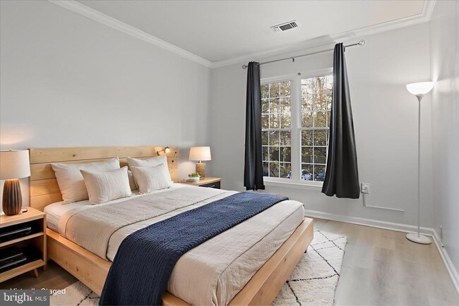 Building Photo - 12909 Alton Square