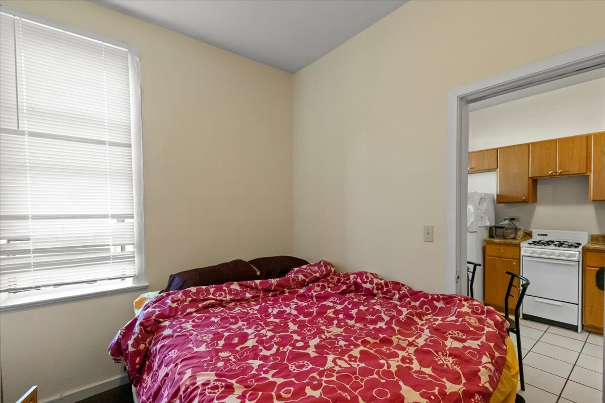 Building Photo - 5020 S Blackstone Ave