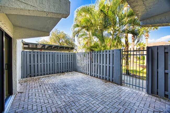 Building Photo - 17455 Overhill Dr