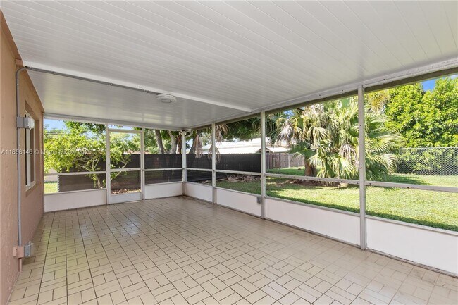 Building Photo - 7003 NW 99th Ave