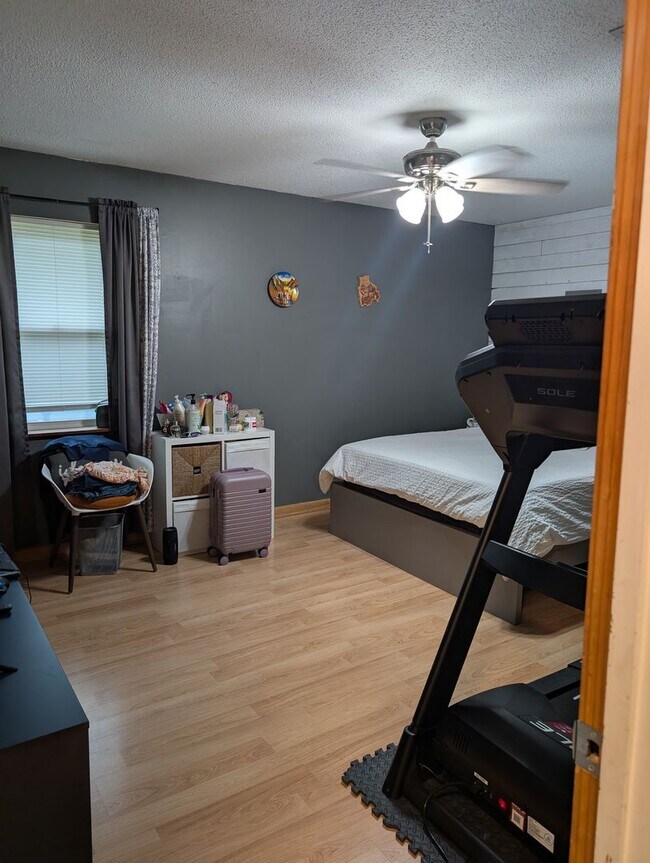 Building Photo - COMIG SOON!!!!! Charming 3 Bedroom, 2 Bath...