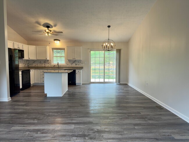 Building Photo - 104 Willow Trail