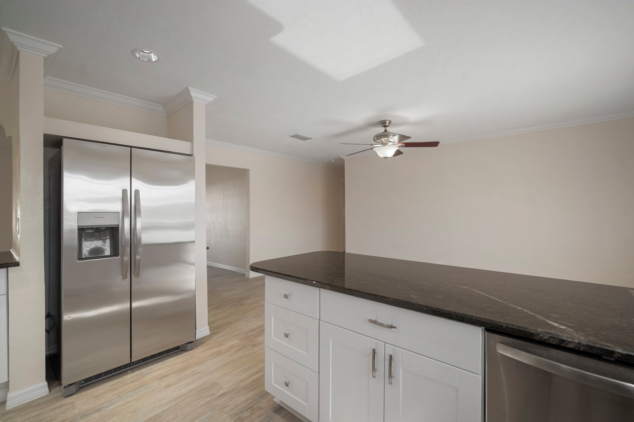 Building Photo - 910 Spindle Palm Way
