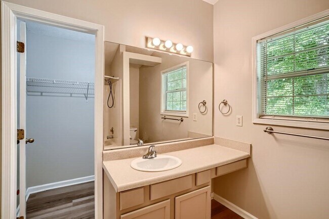 Building Photo - 4003 River Rock Way