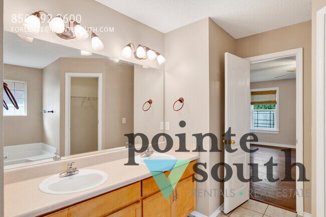 Building Photo - 1524 Sandcliff Dr