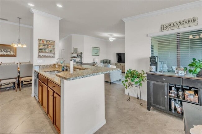 Building Photo - 5527 Palmer Cir