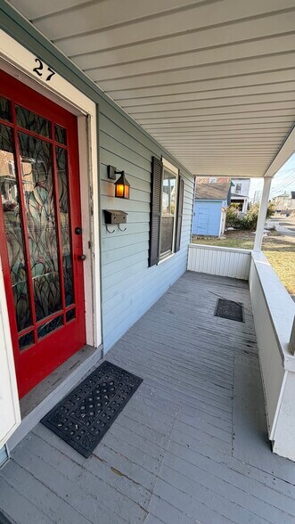 Building Photo - 27 Beechwood Ave