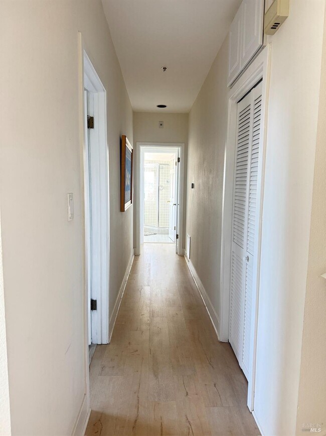 Building Photo - 67 Via Los Altos
