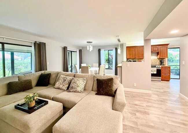 Building Photo - 10615 Ocean Palm Way