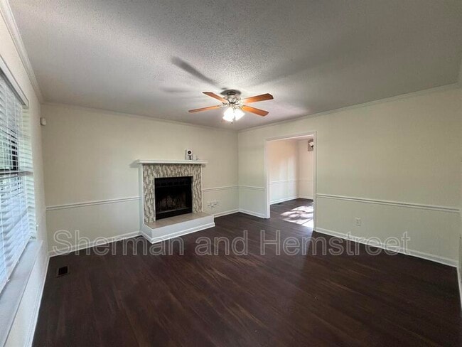 Building Photo - 210 Foxdale Dr