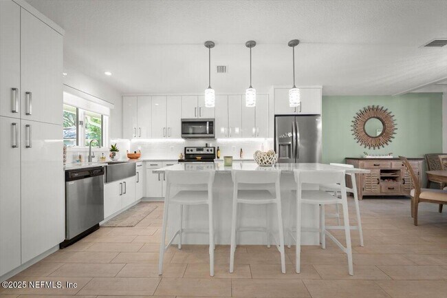 Building Photo - 10 Little Bay Harbor Dr