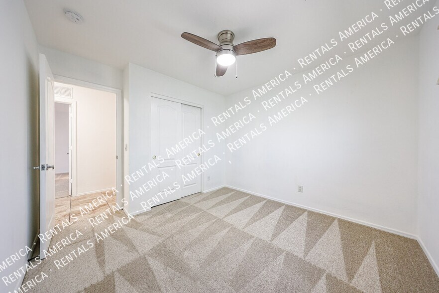 Building Photo - 13041 W Mauna Loa Ln