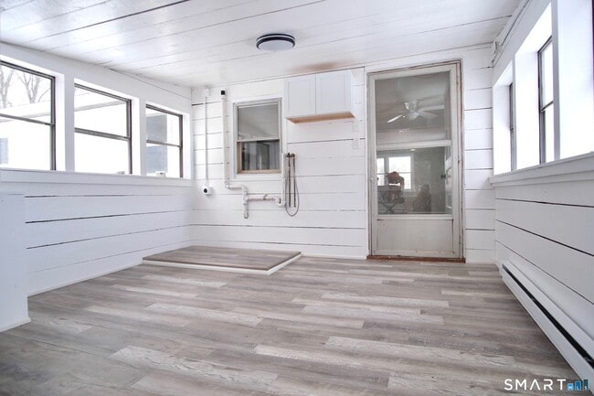 Building Photo - 37 Russell St