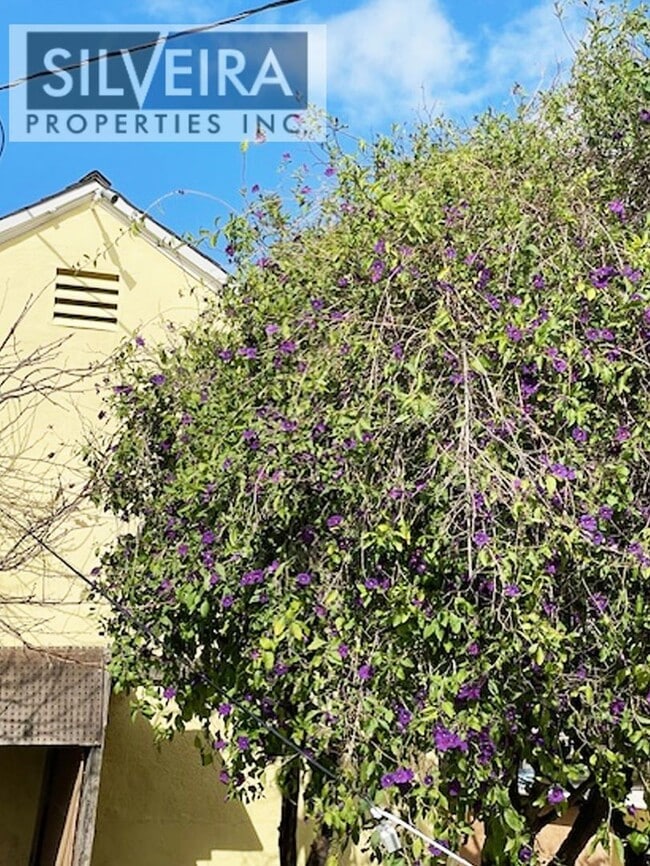 Building Photo - Inviting 2 Bedroom Home ready and available for rent!