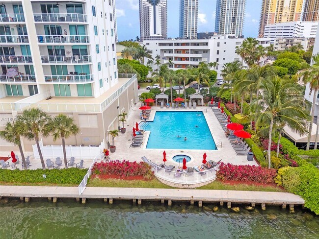 Building Photo - 18100 N Bay Rd