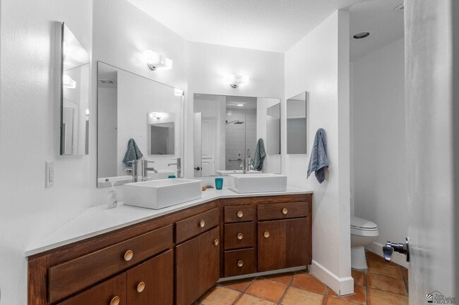 Building Photo - 3208 S Palomino Way