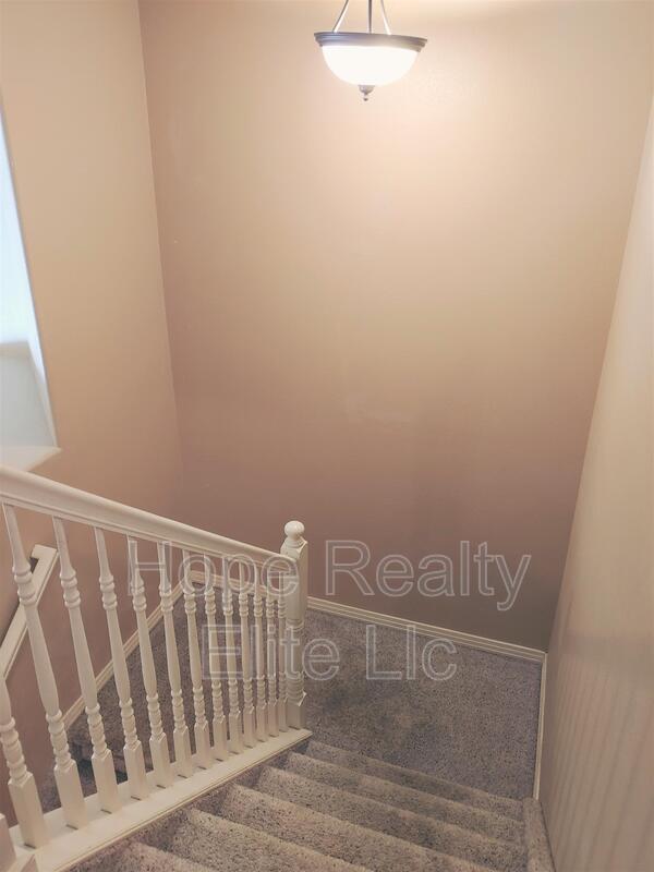 Building Photo - 1555 Promontory Bluff View