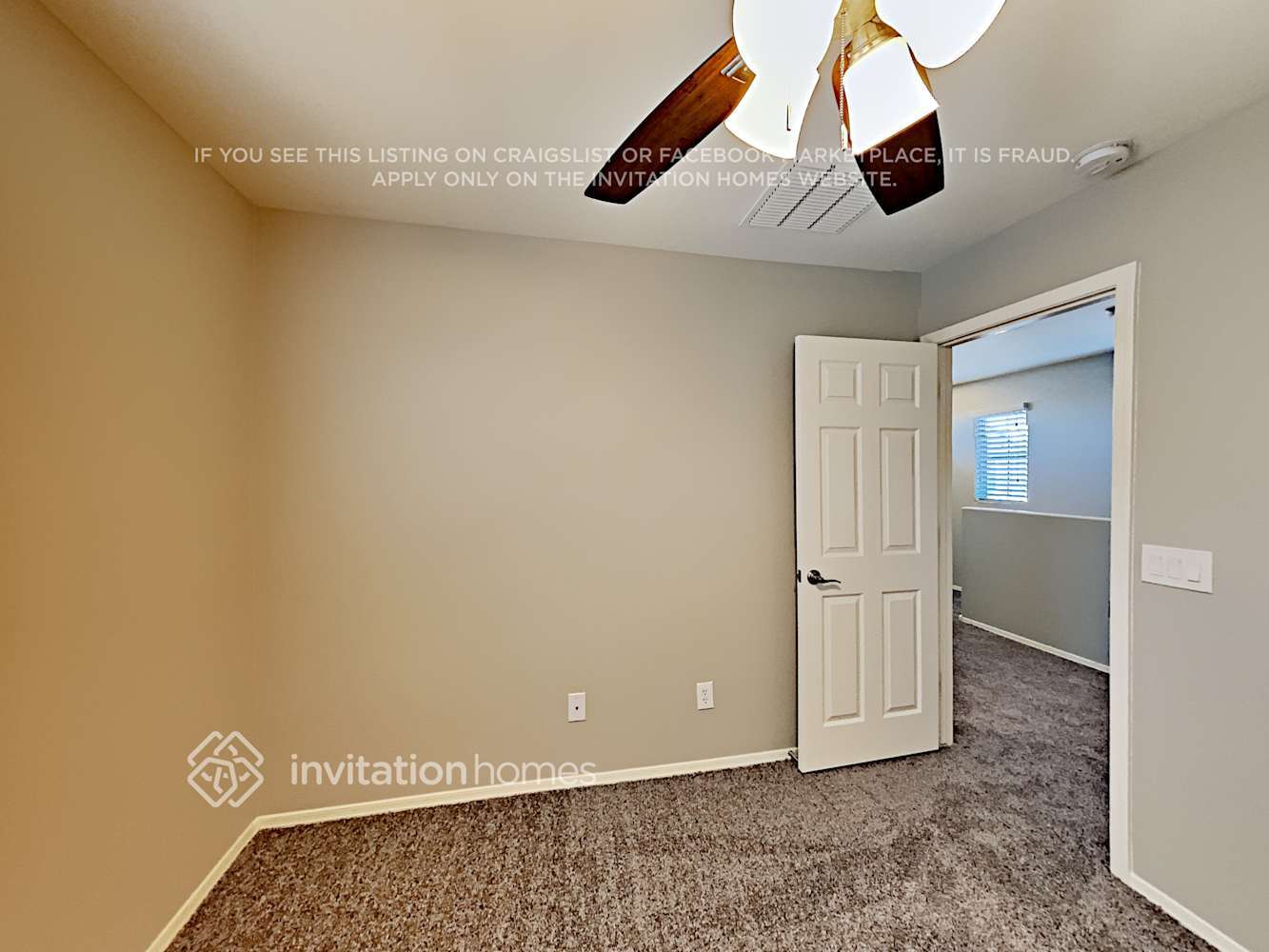 Building Photo - 225 N Sandal