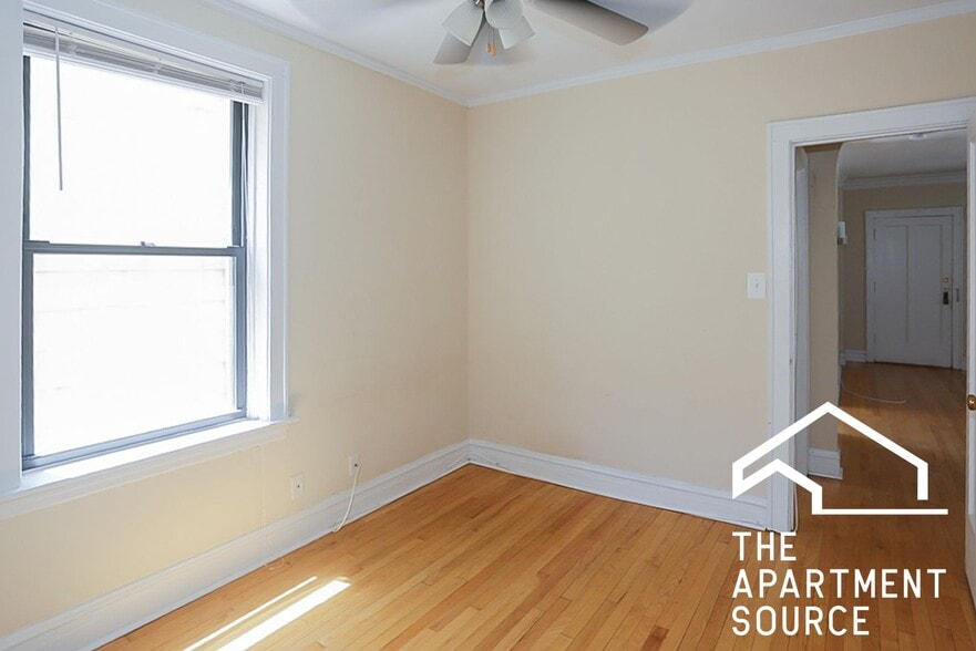 Building Photo - 3620 N Marshfield Ave