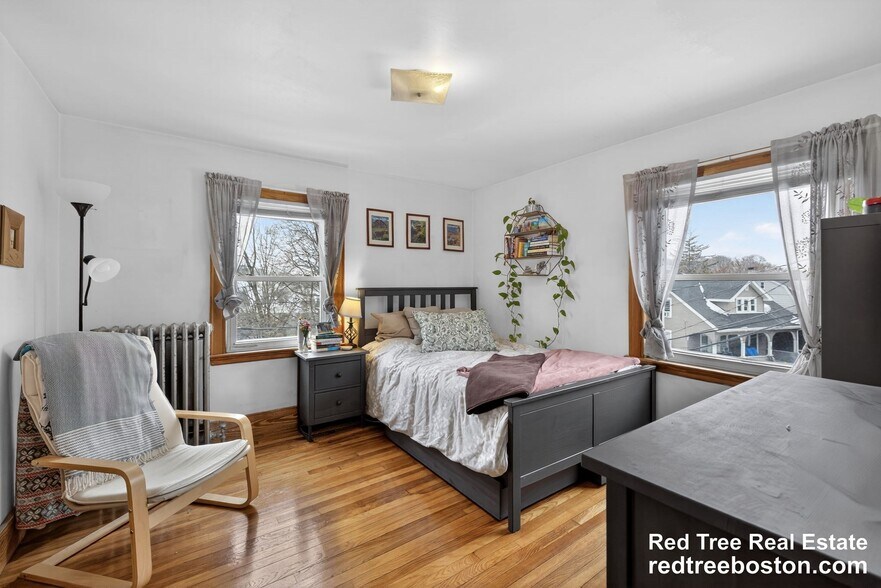 Building Photo - 27 S Crescent Circuit