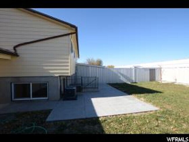 Building Photo - Beautifully Renovated Duplex in Salt Lake City