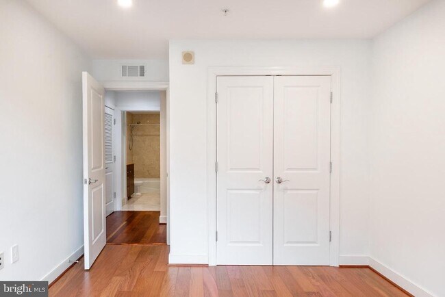 Building Photo - 2425 L St NW