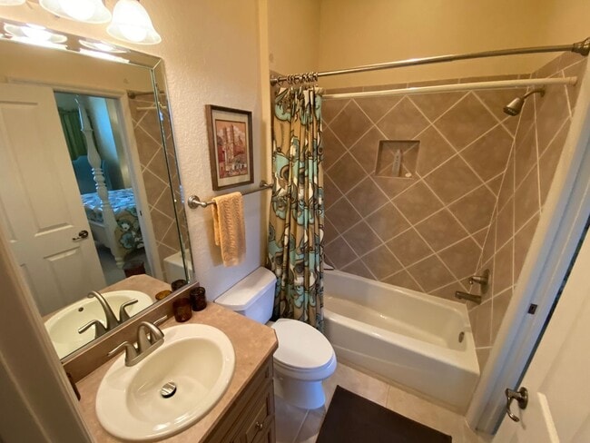 Building Photo - Exquisite - Turnkey, 3 bed + 2 1/2 Bath + ...