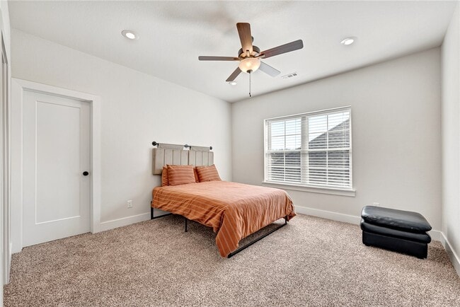 Building Photo - 2182 N Woodlark Ln