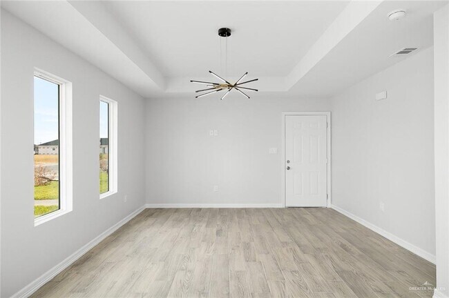 Building Photo - 14 Frio Ave