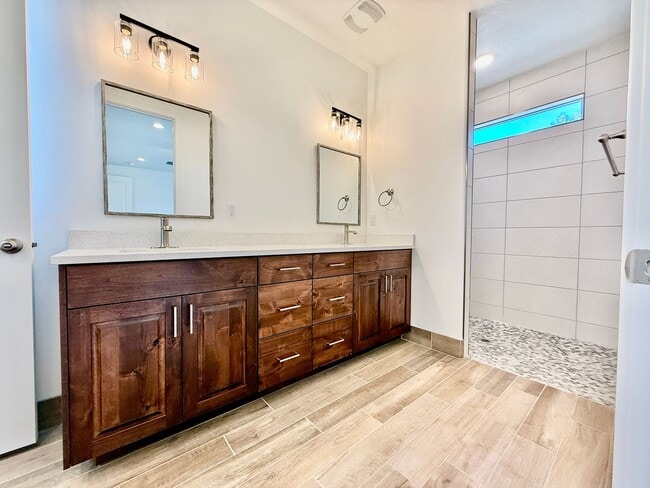 Building Photo - Brand New Four-Bedroom Home in Hurricane