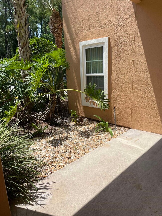 Building Photo - 520 Florida Club Blvd