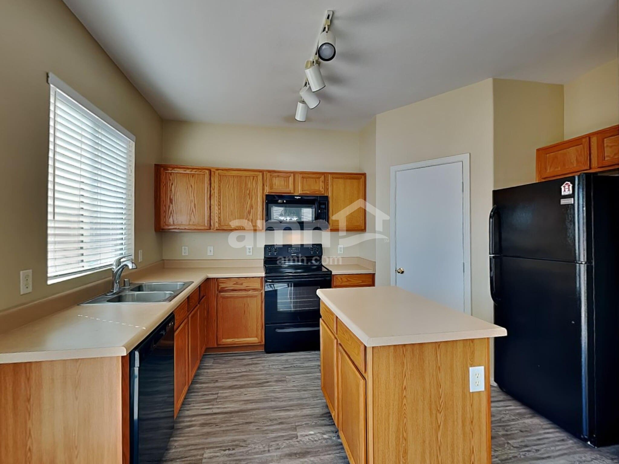 Building Photo - 1217 S 121st Dr