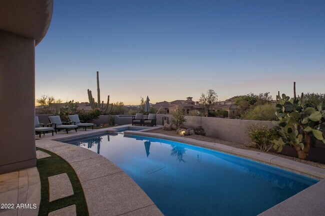Building Photo - 10448 E Skinner Dr