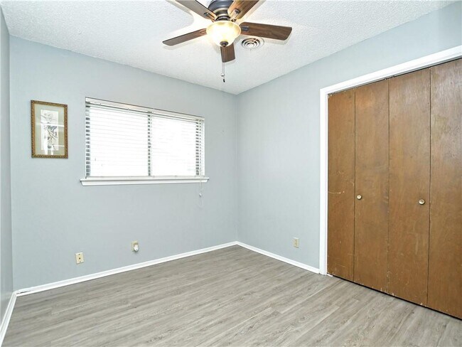 Building Photo - 1105 Alden Dr