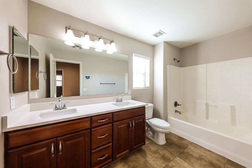 Building Photo - 11466 W St John Rd