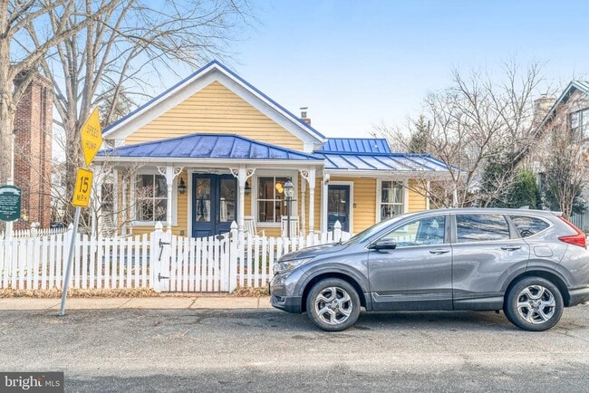 Building Photo - 7153 Main St