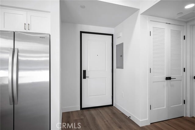 Building Photo - 10657 Moorpark St