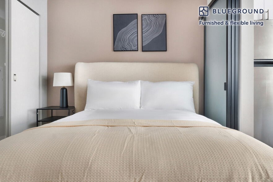 Building Photo - 2222 15th Ave W