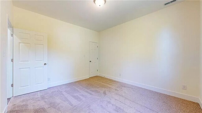 Building Photo - 3050 St Paul St