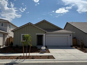 Building Photo - Beautiful 4 bed 2 bath located in West Ros...
