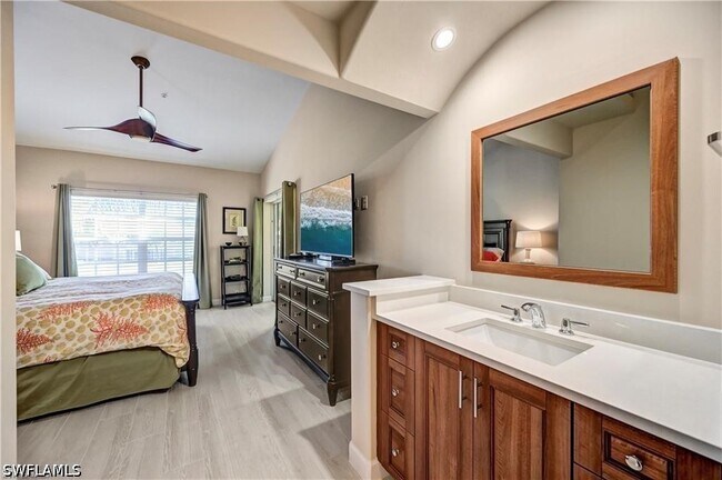 Building Photo - 13900 Southampton Dr