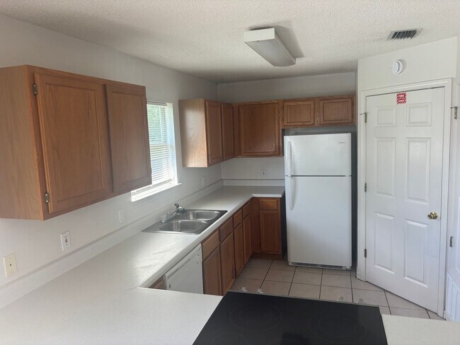 Building Photo - 567 Florosa Ct