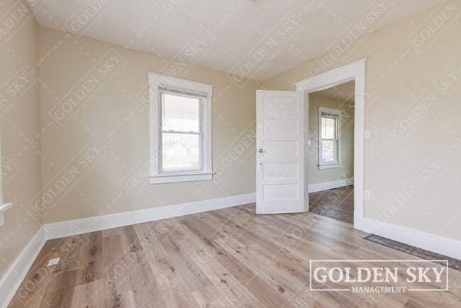 Building Photo - 2440 S Hoyt Ave