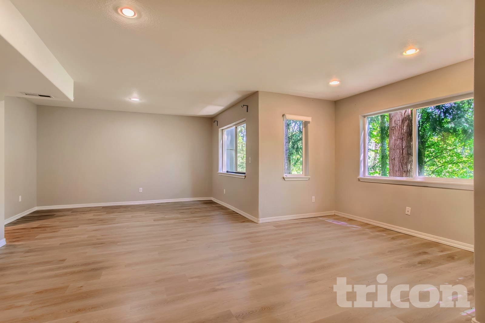 Building Photo - 7535 SW Onnaf Ct