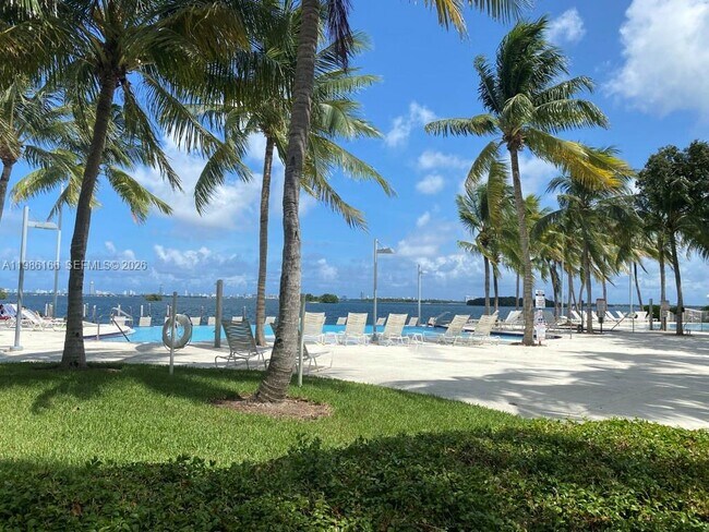 Building Photo - 750 NE 64th St