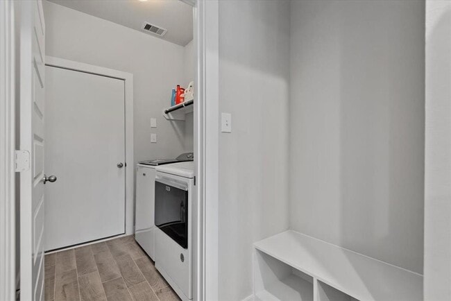 Building Photo - 15815 Eastern Meadowlark Wy