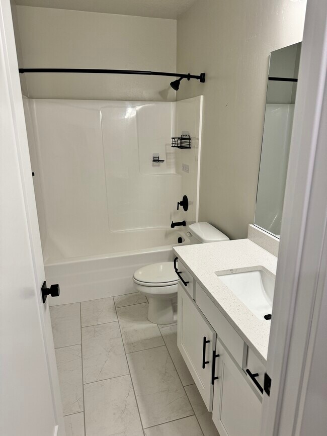 Bathroom - 88 S Hayata Ln
